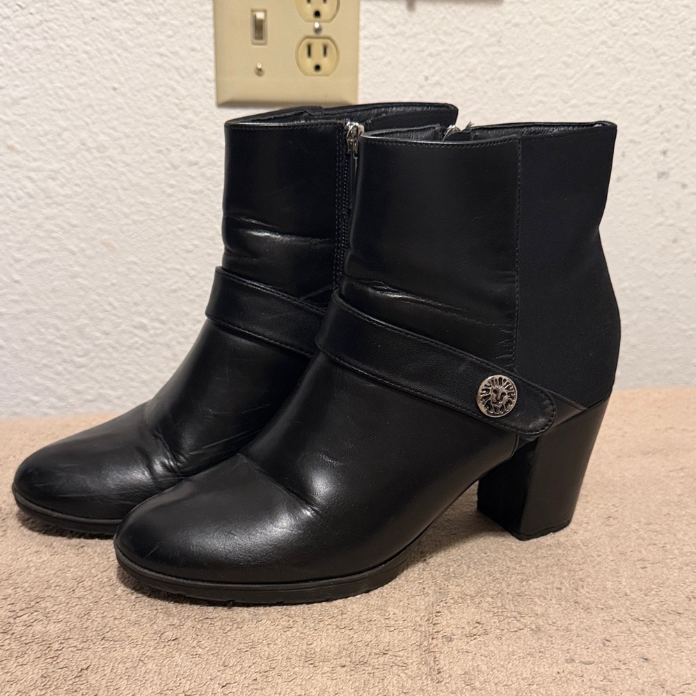 Anne Klein Black Heeled Boots